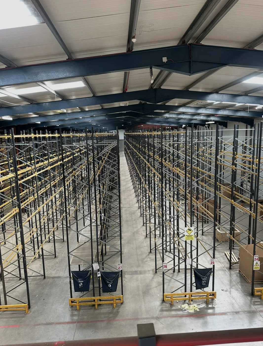 Large warehouse pallet racking